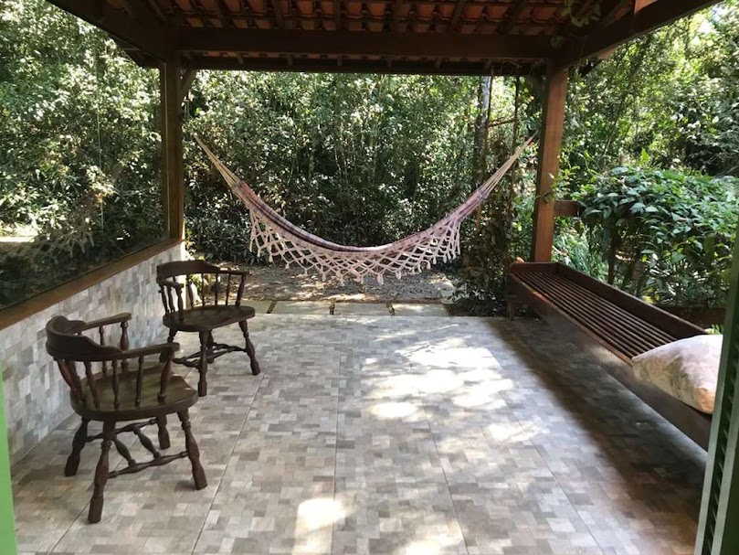 OPORTUNIDADE! Arquitetura autoral com forte pegada ecológica! ÚNICA e ESPECIAL!