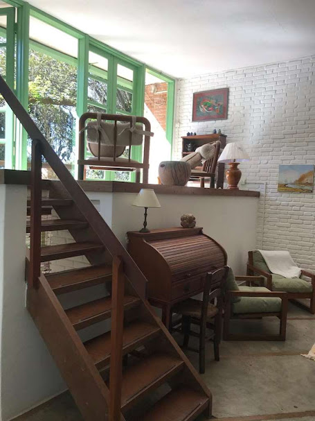 OPORTUNIDADE! Arquitetura autoral com forte pegada ecológica! ÚNICA e ESPECIAL!