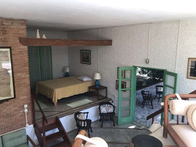 OPORTUNIDADE! Arquitetura autoral com forte pegada ecológica! ÚNICA e ESPECIAL!