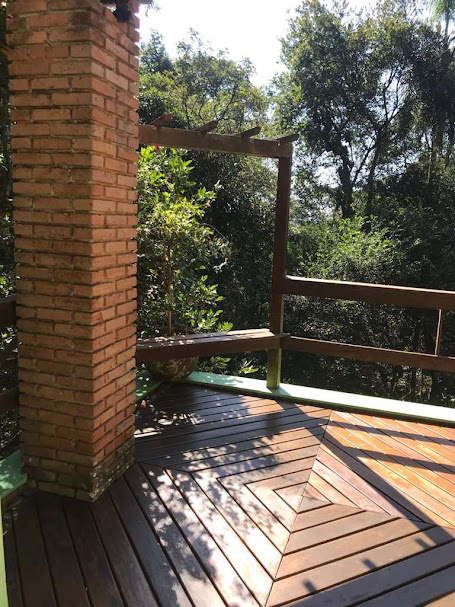 OPORTUNIDADE! Arquitetura autoral com forte pegada ecológica! ÚNICA e ESPECIAL!
