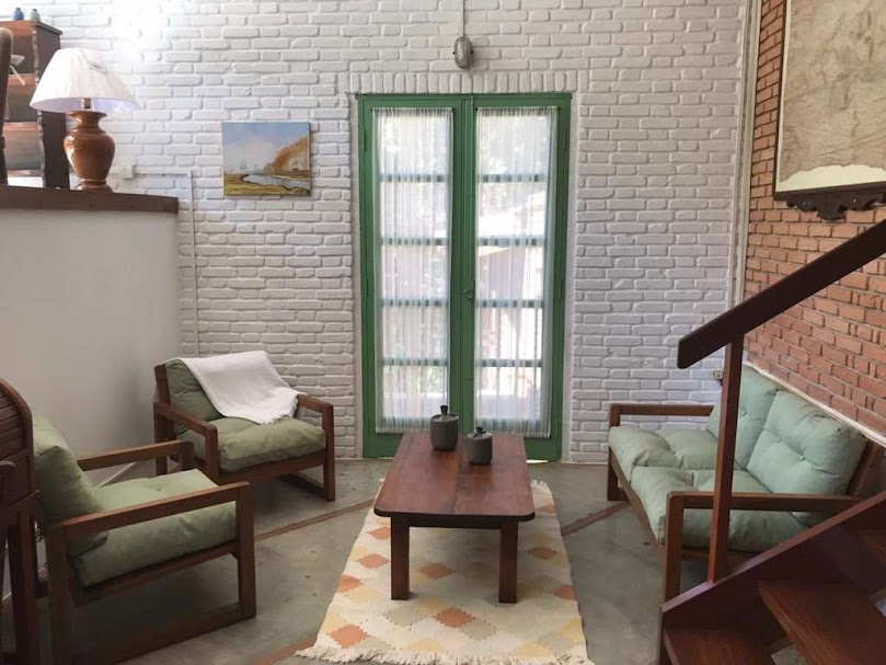 OPORTUNIDADE! Arquitetura autoral com forte pegada ecológica! ÚNICA e ESPECIAL!