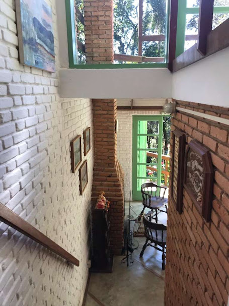 OPORTUNIDADE! Arquitetura autoral com forte pegada ecológica! ÚNICA e ESPECIAL!