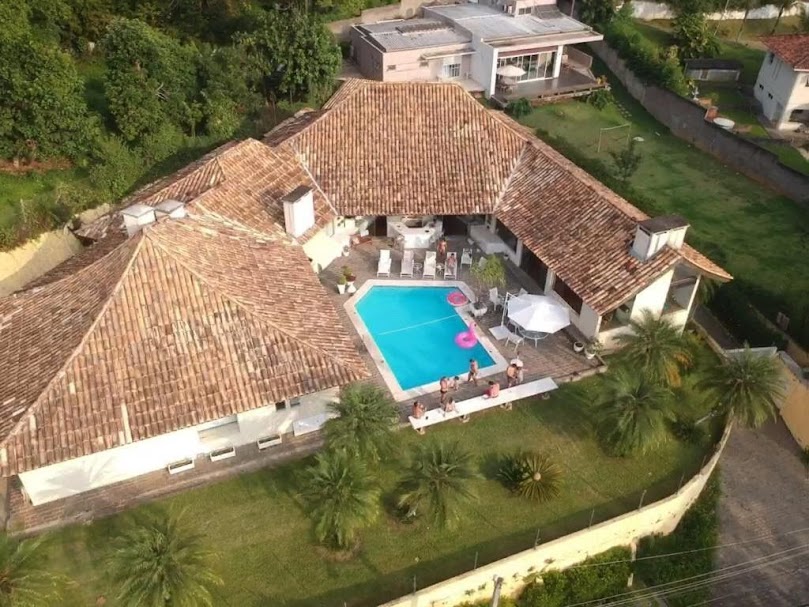  Térrea com estilo! Piscina, adega, vista e apto hóspedes!...