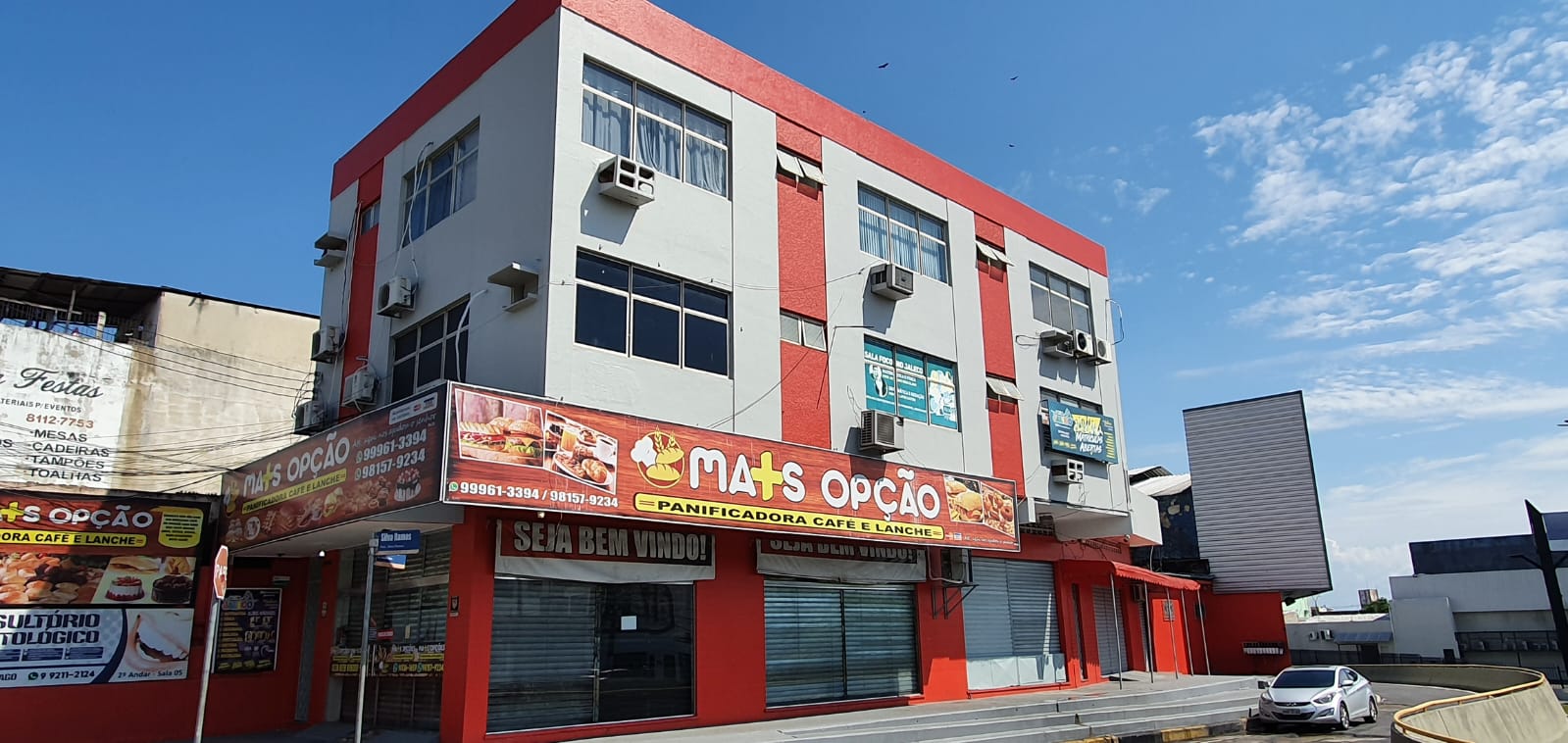 Prédio Comercial de esquina Av. Boulevard - dois terrenos - 3 andares