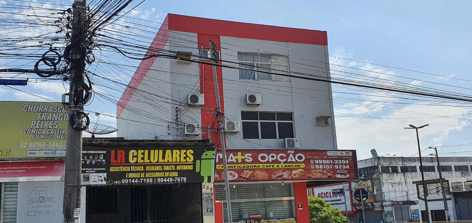 Prédio Comercial de esquina Av. Boulevard - dois terrenos - 3 andares