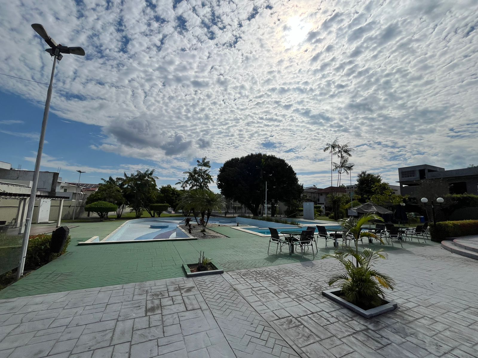 Casa Duplex com Piscina - Residencial Laranjeiras