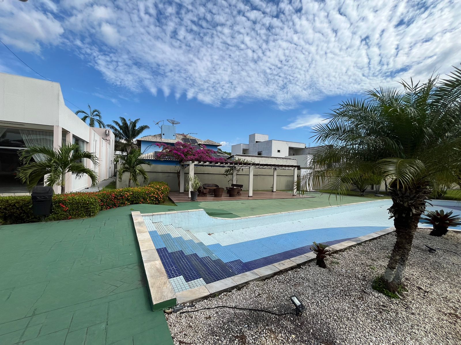 Casa Duplex com Piscina - Residencial Laranjeiras
