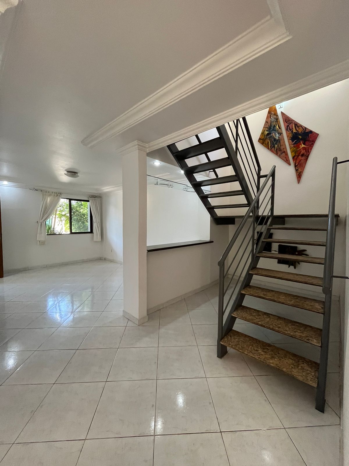 Casa Duplex com Piscina - Residencial Laranjeiras