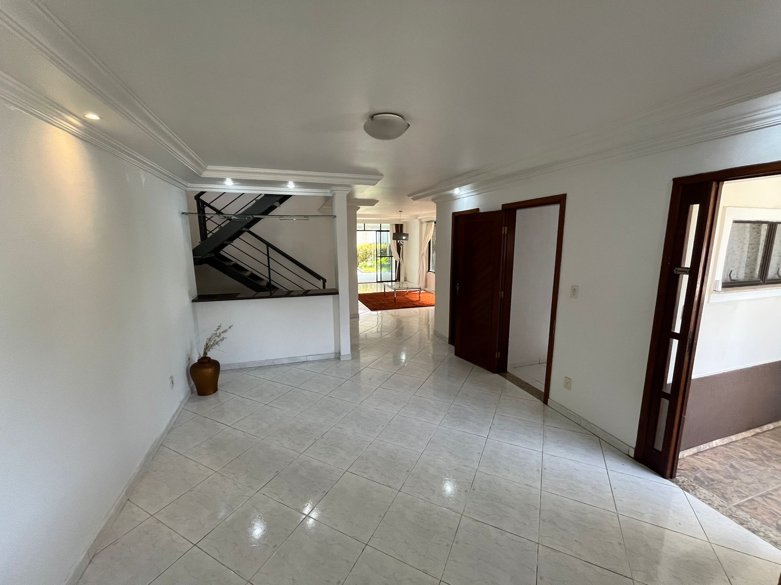 Casa Duplex com Piscina - Residencial Laranjeiras
