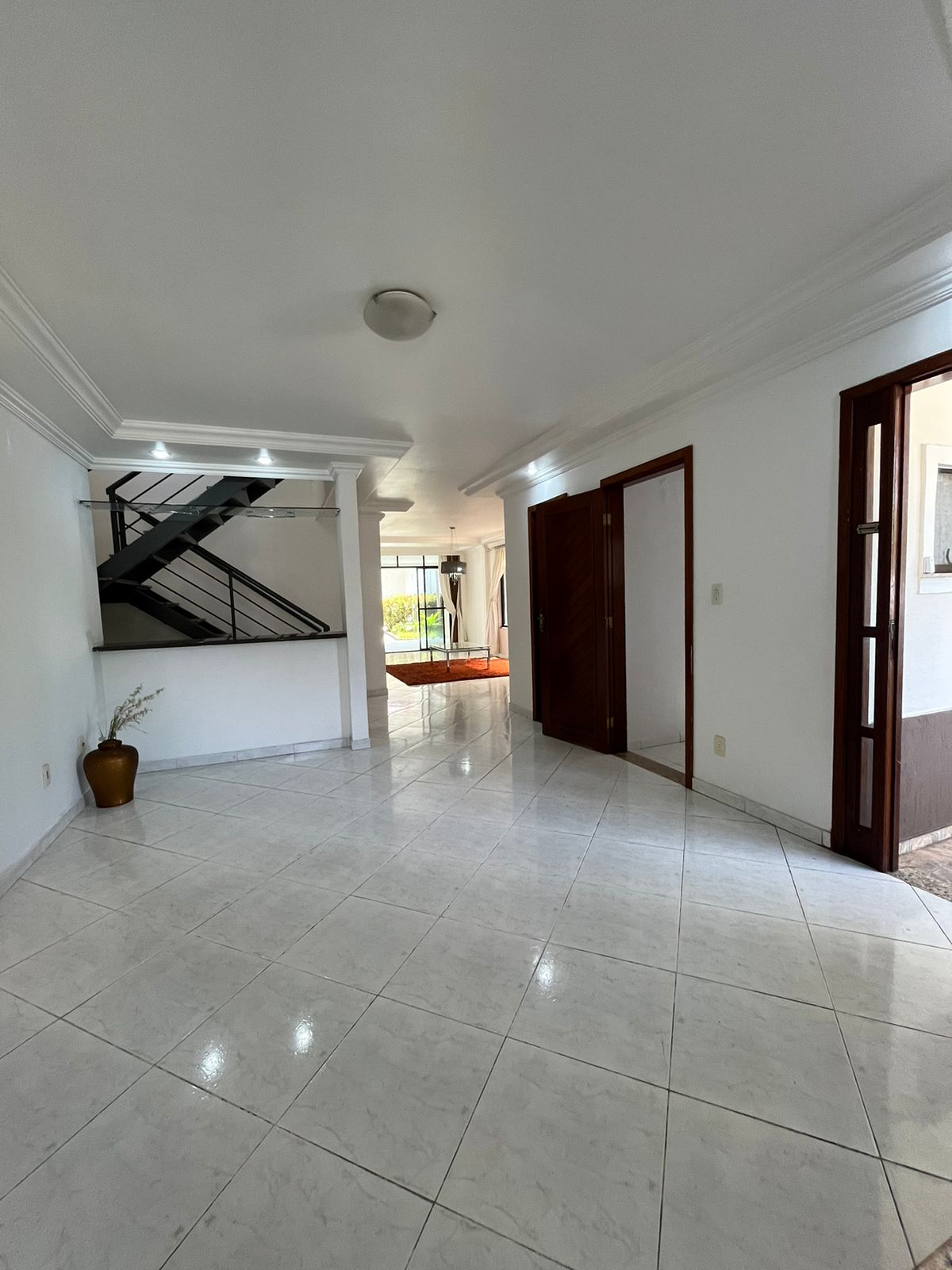 Casa Duplex com Piscina - Residencial Laranjeiras