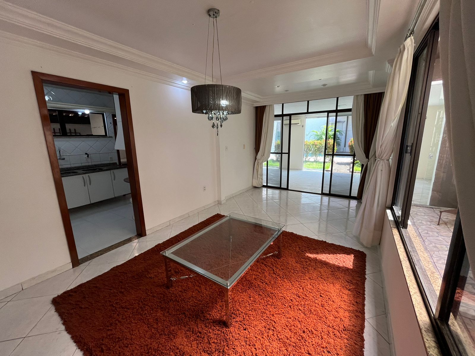 Casa Duplex com Piscina - Residencial Laranjeiras