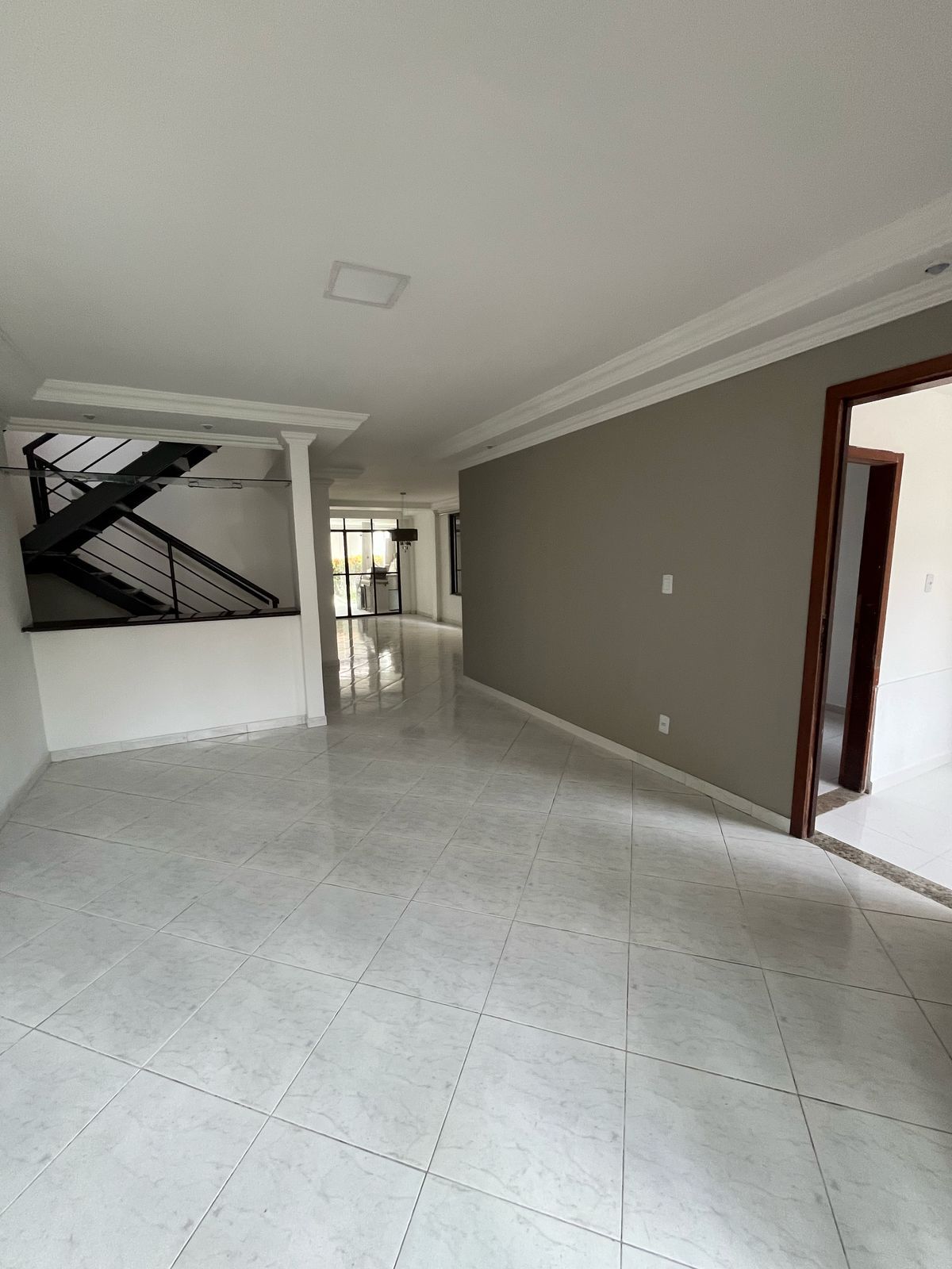 Casa Duplex com Piscina - Residencial Laranjeiras