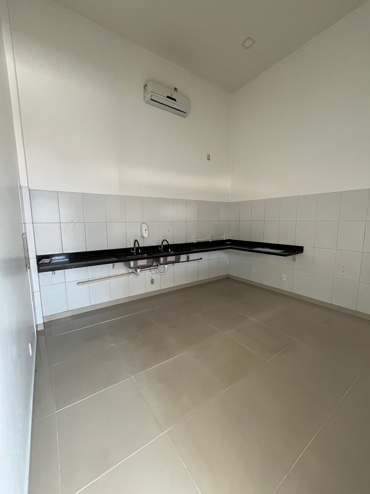 Ponto Comercial Sala - Parque das Laranjeiras