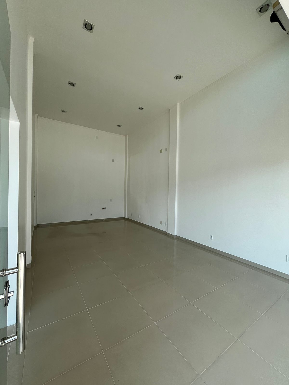 Ponto Comercial Sala - Parque das Laranjeiras