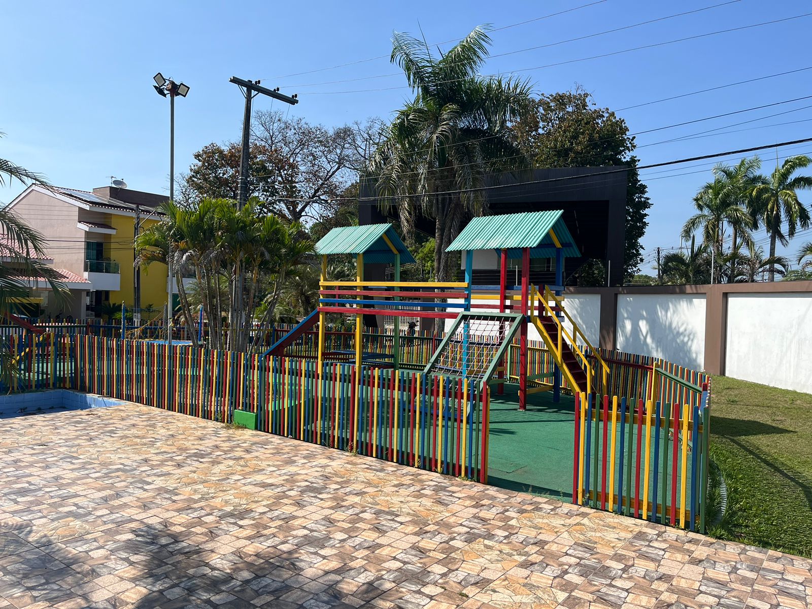 Vendo Lote Condomínio Forest Hill - Av. Torquato Tapajós