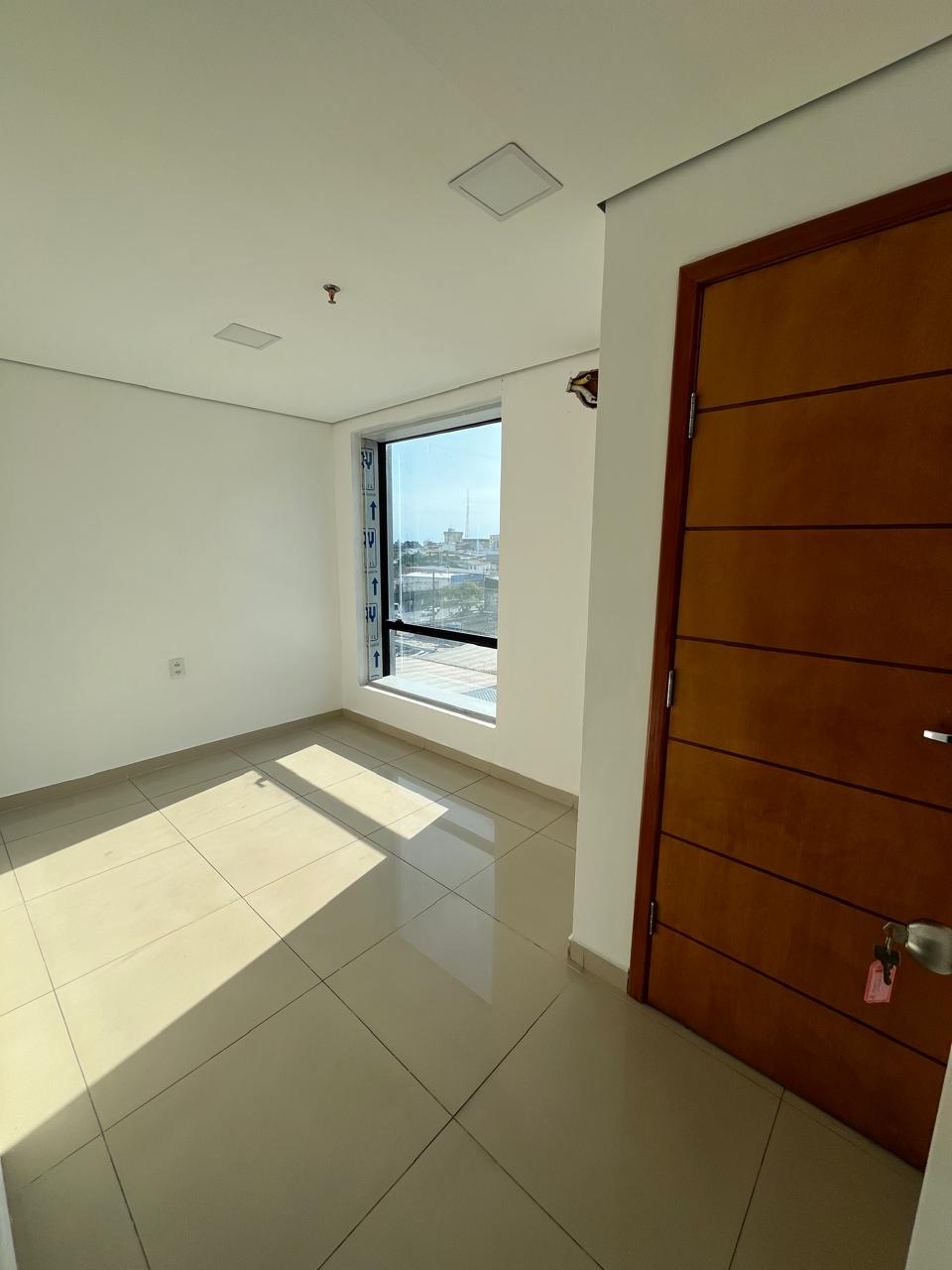 Alugo Sala Comercial - 116m² Edifício Corporate Trade - Av. Boulevard