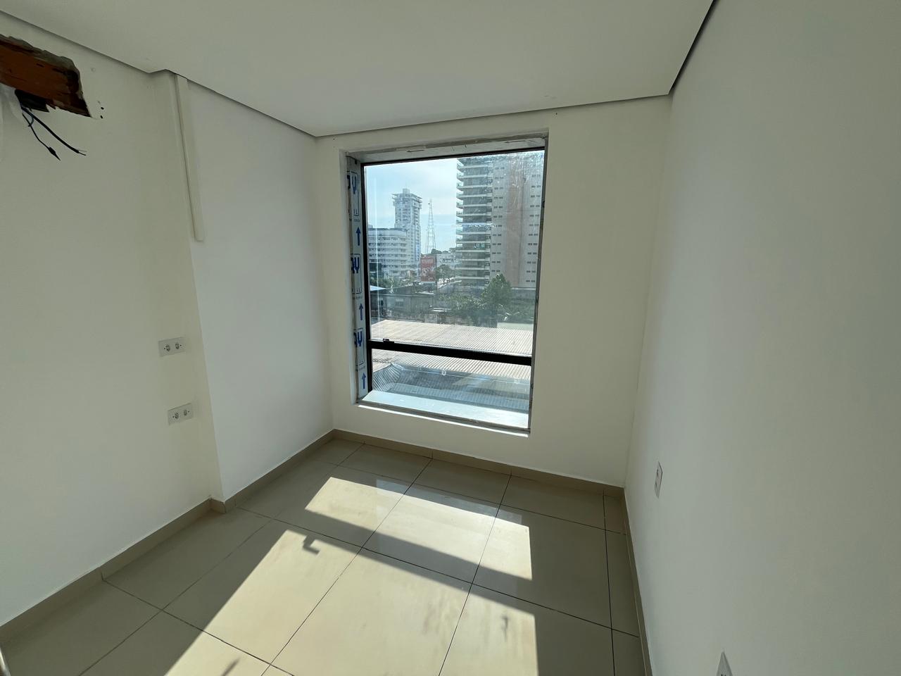 Alugo Sala Comercial - 116m² Edifício Corporate Trade - Av. Boulevard