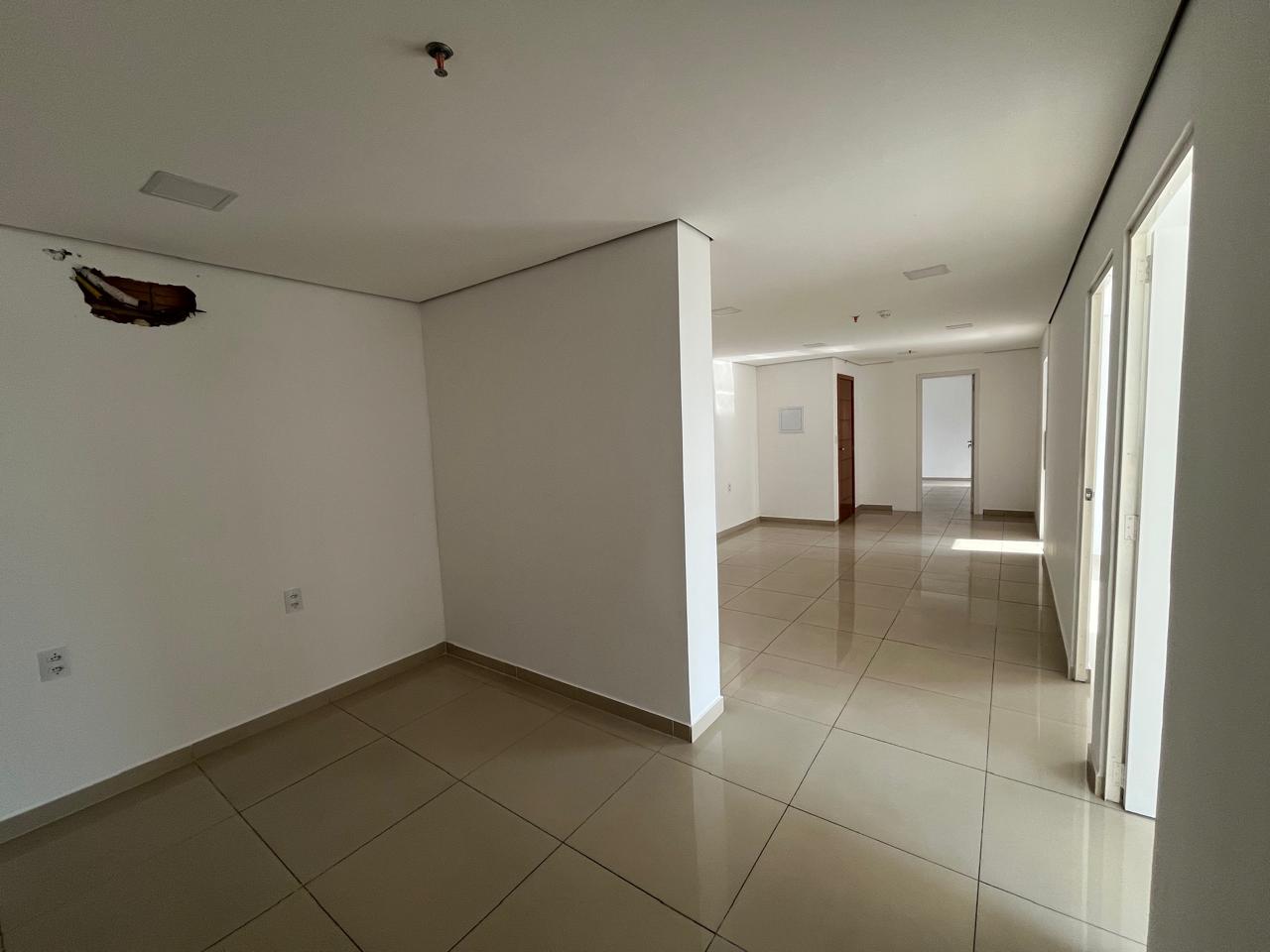 Alugo Sala Comercial - 116m² Edifício Corporate Trade - Av. Boulevard