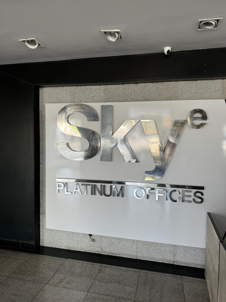 Alugo Loja/Salas Comerciais - Edifício Sky