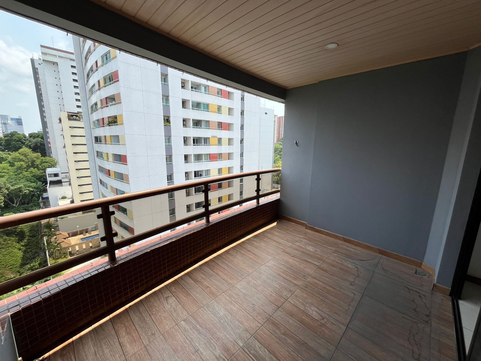 Alugo Apartamento Adrianólis - Cond. Saint Remmy - Av. Maceió