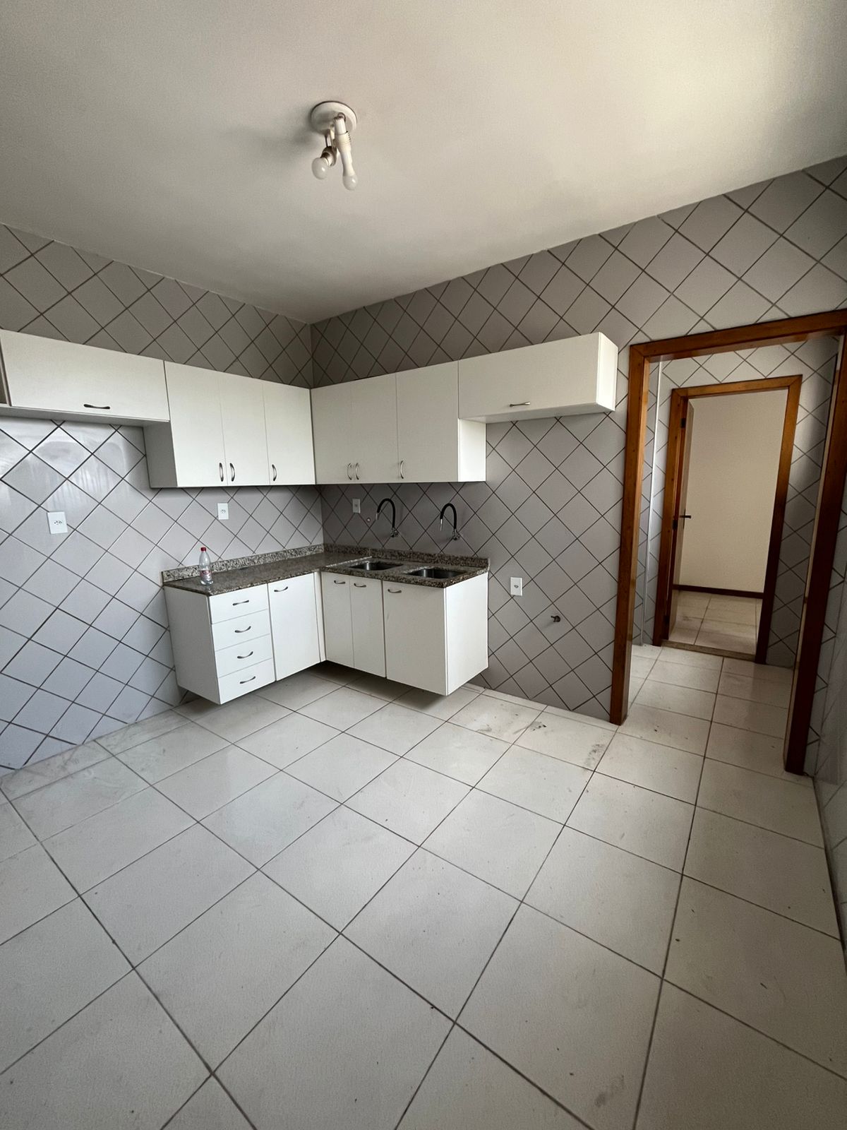Alugo Apartamento Adrianólis - Cond. Saint Remmy - Av. Maceió