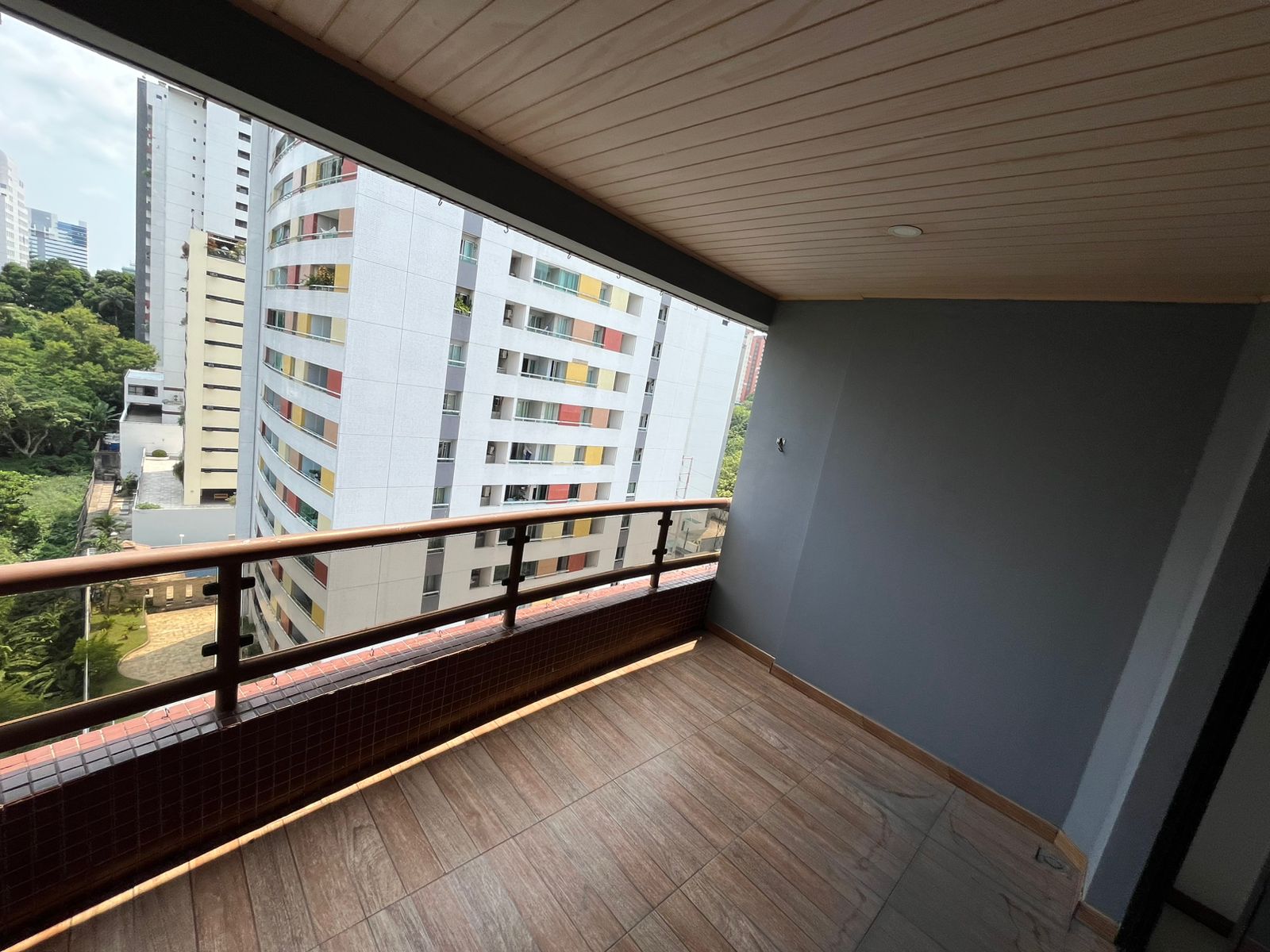 Alugo Apartamento Adrianólis - Cond. Saint Remmy - Av. Maceió