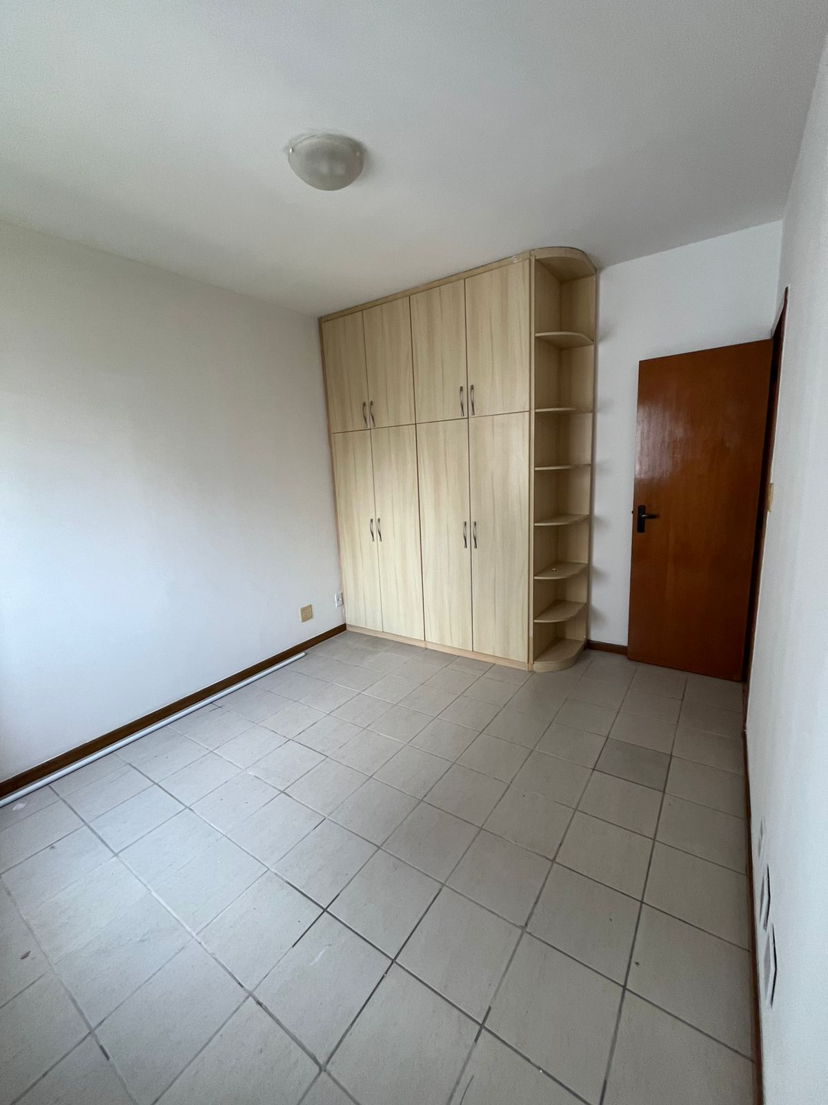 Alugo Apartamento Adrianólis - Cond. Saint Remmy - Av. Maceió