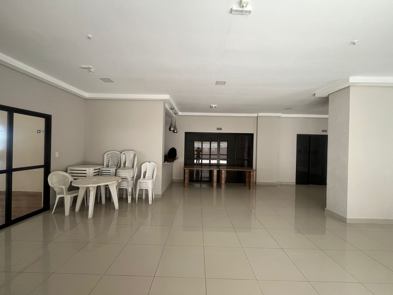 Alugo Apartamento Adrianólis - Cond. Saint Remmy - Av. Maceió