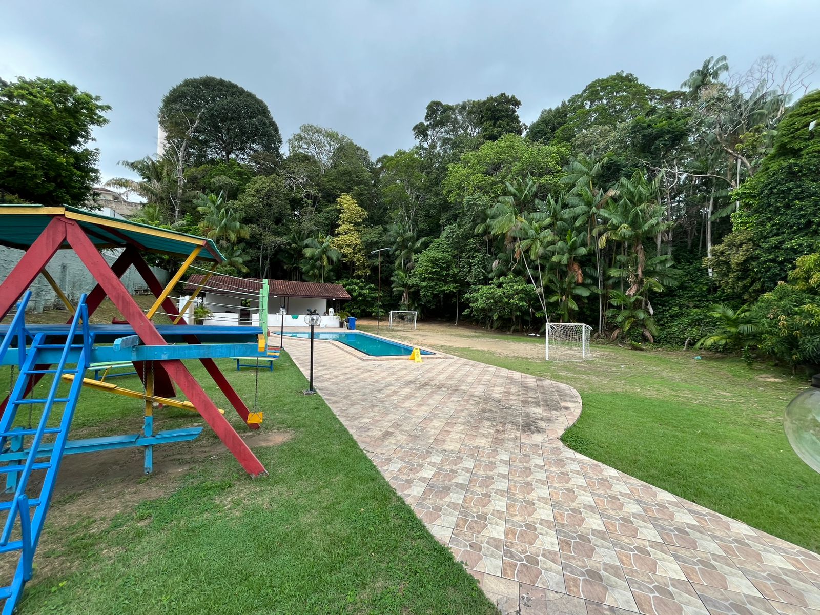 Vendo Lote de Esquina - Flores - Condomínio Residencial Green Hills