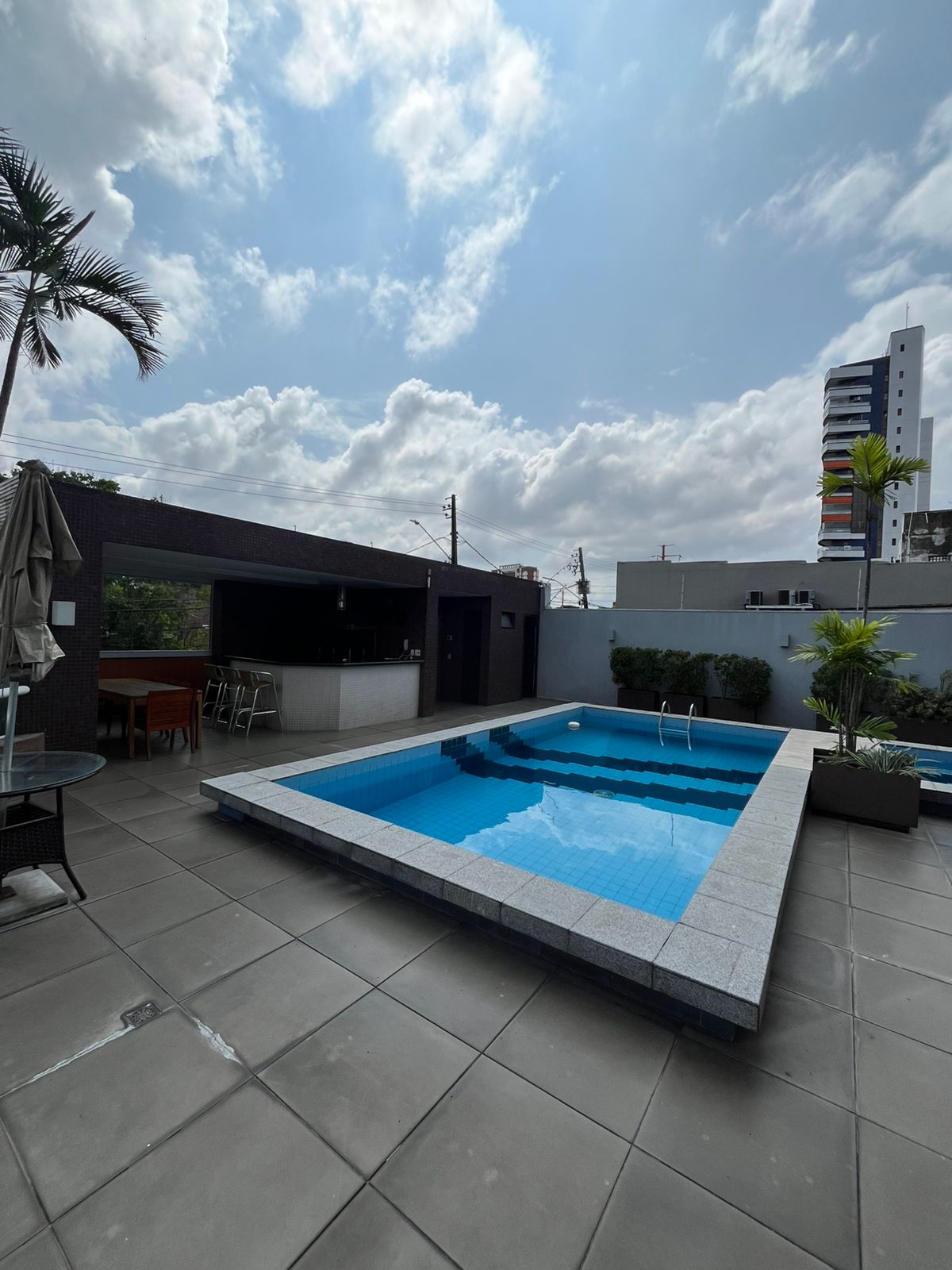 Alugo Apartamento 4 suítes - Vieiralves