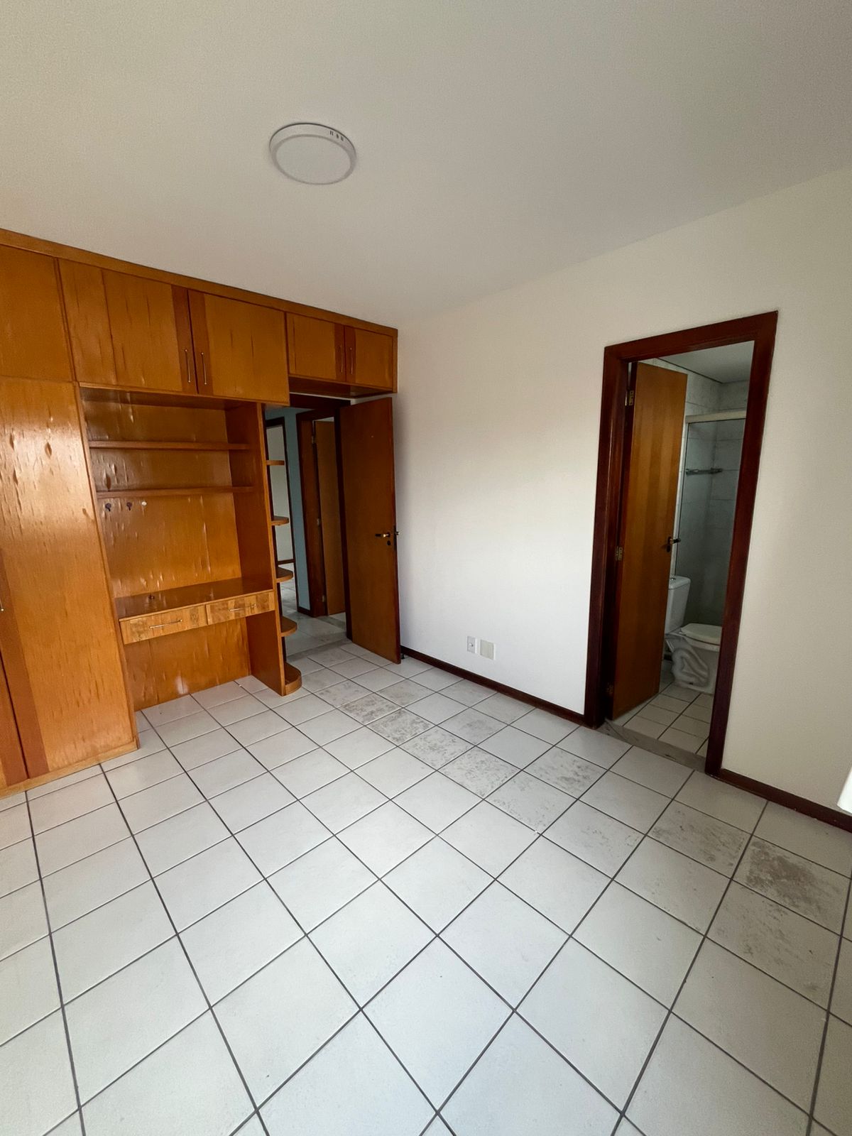 Alugo Apartamento 4 suítes - Vieiralves
