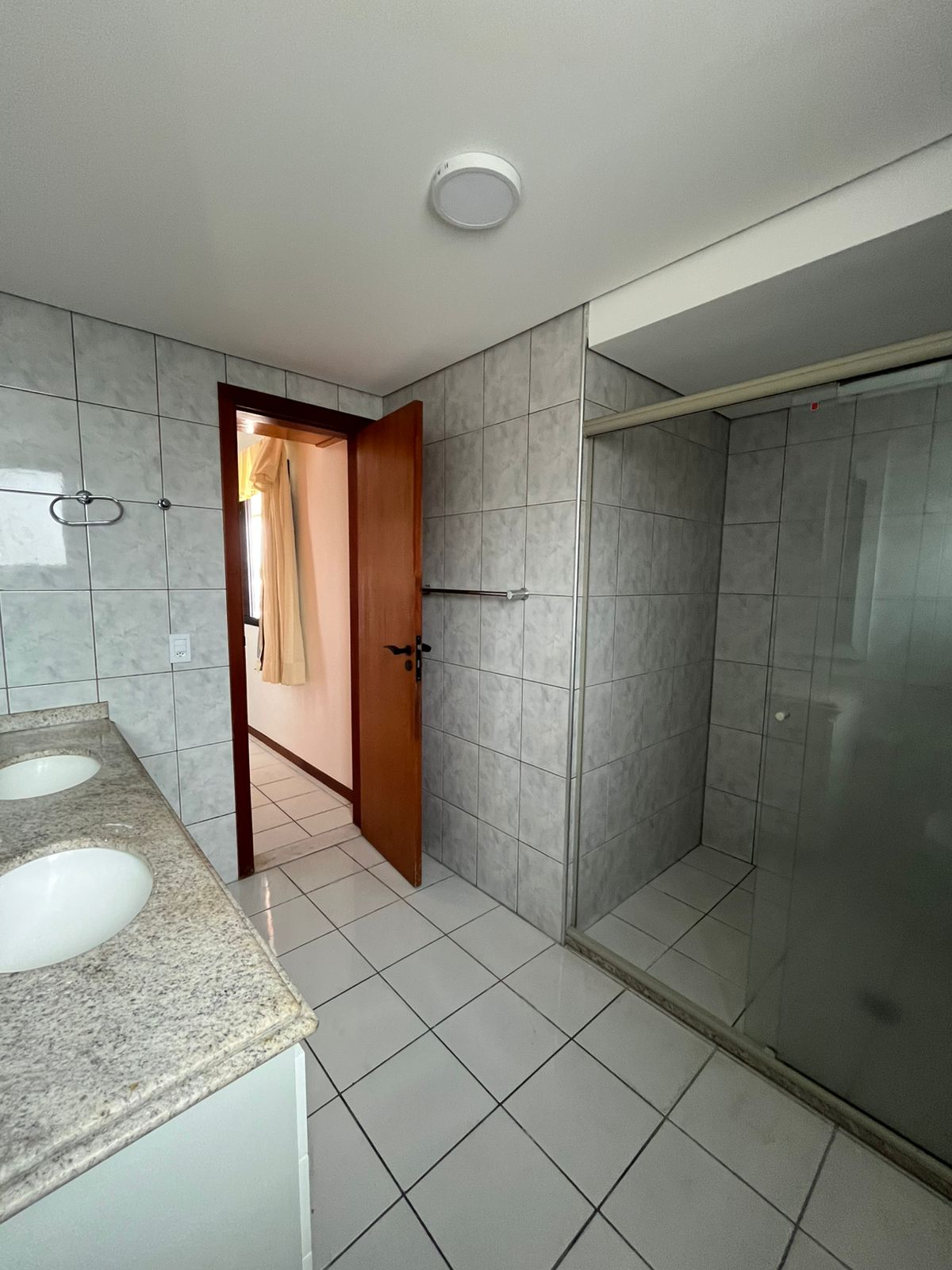 Alugo Apartamento 4 suítes - Vieiralves