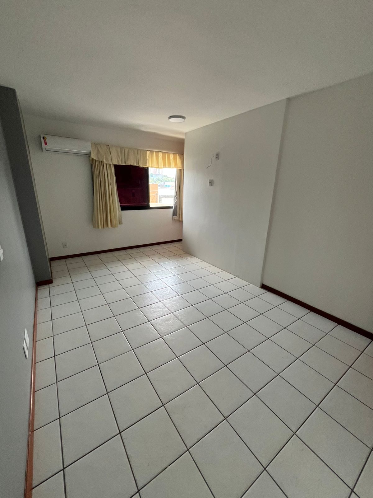 Alugo Apartamento 4 suítes - Vieiralves