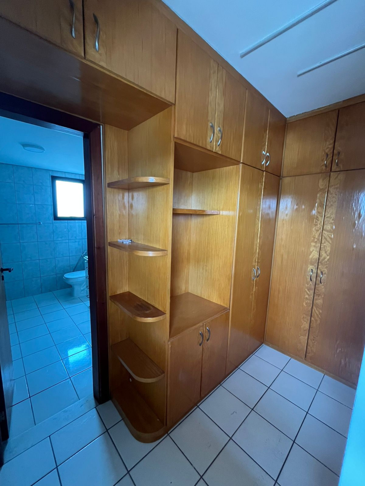 Alugo Apartamento 4 suítes - Vieiralves