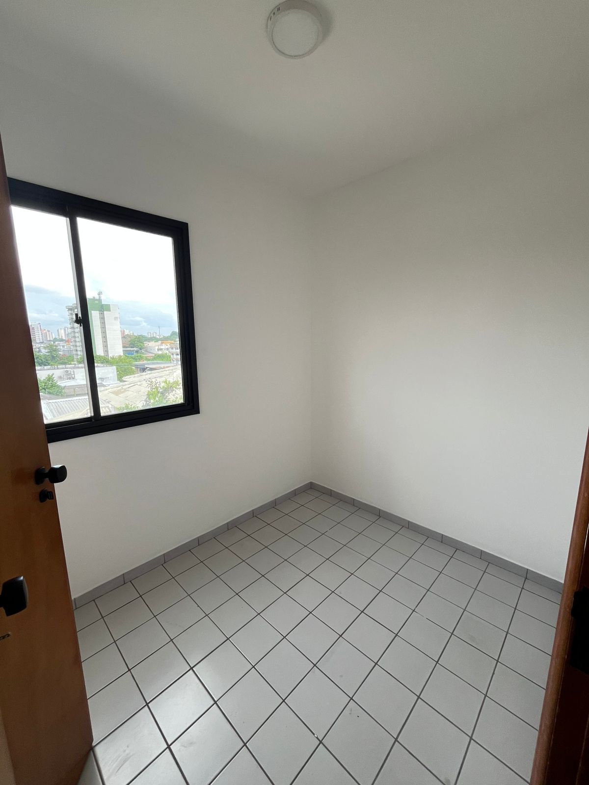 Alugo Apartamento 4 suítes - Vieiralves