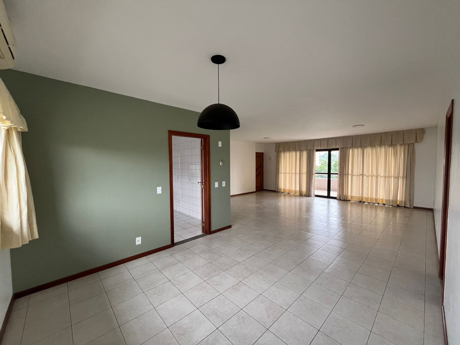 Alugo Apartamento 4 suítes - Vieiralves
