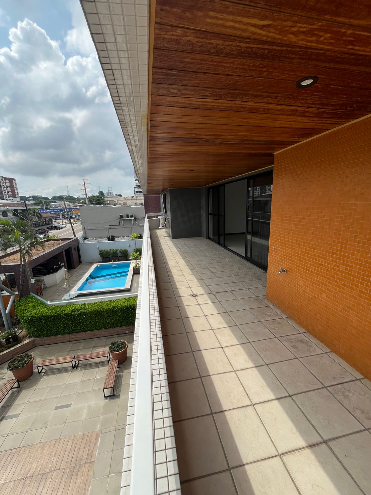 Alugo Apartamento 4 suítes - Vieiralves