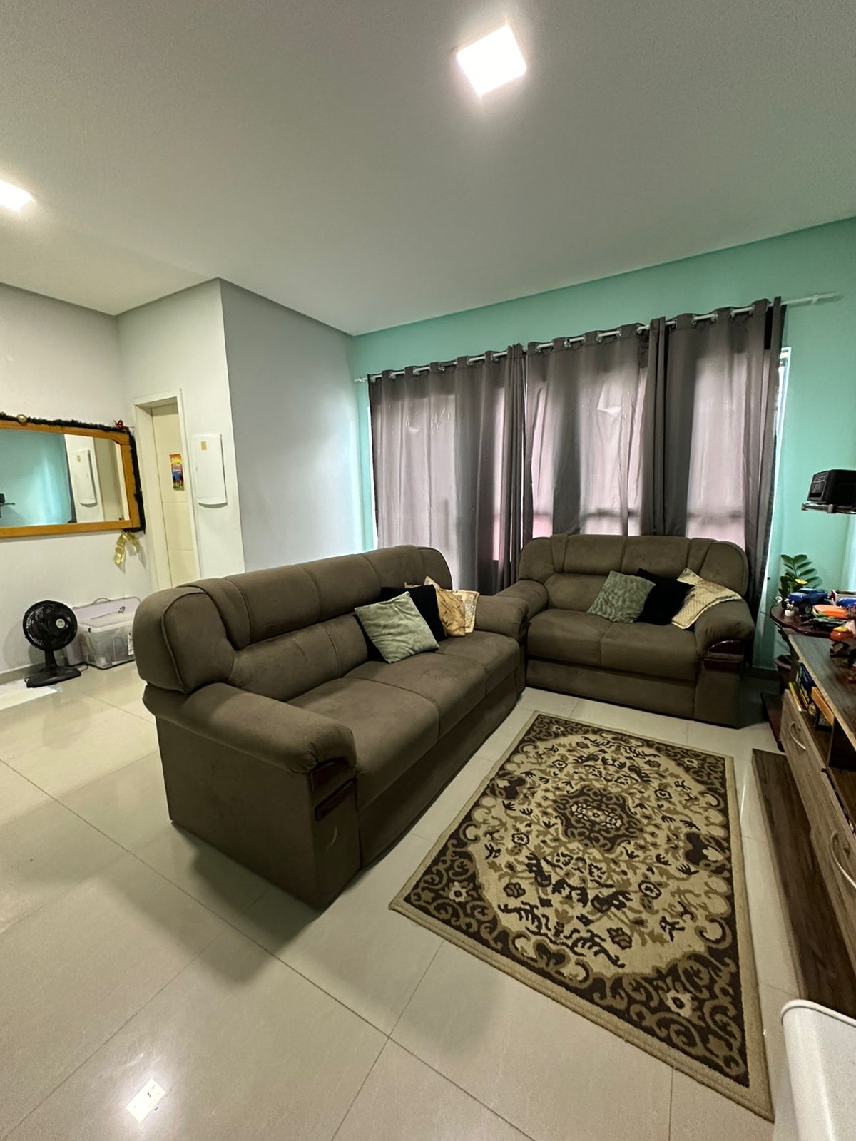 Vendo Casa Duplex - Conjunto Jardim Versalles - Bairro: Planalto 