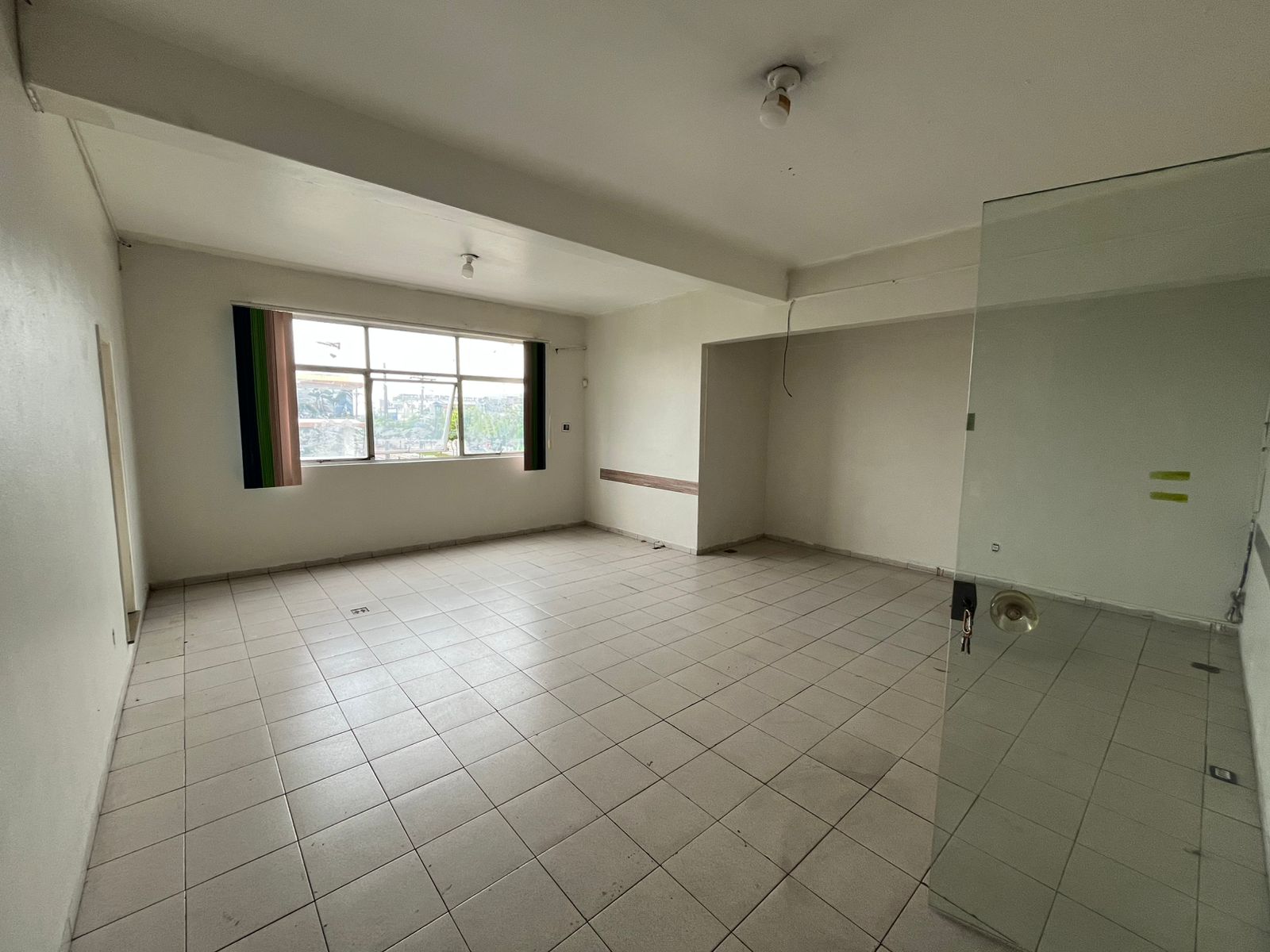 Aluguel de Salas Comerciais - Av. Boulevard - próximo à Av. Djalma Batista 