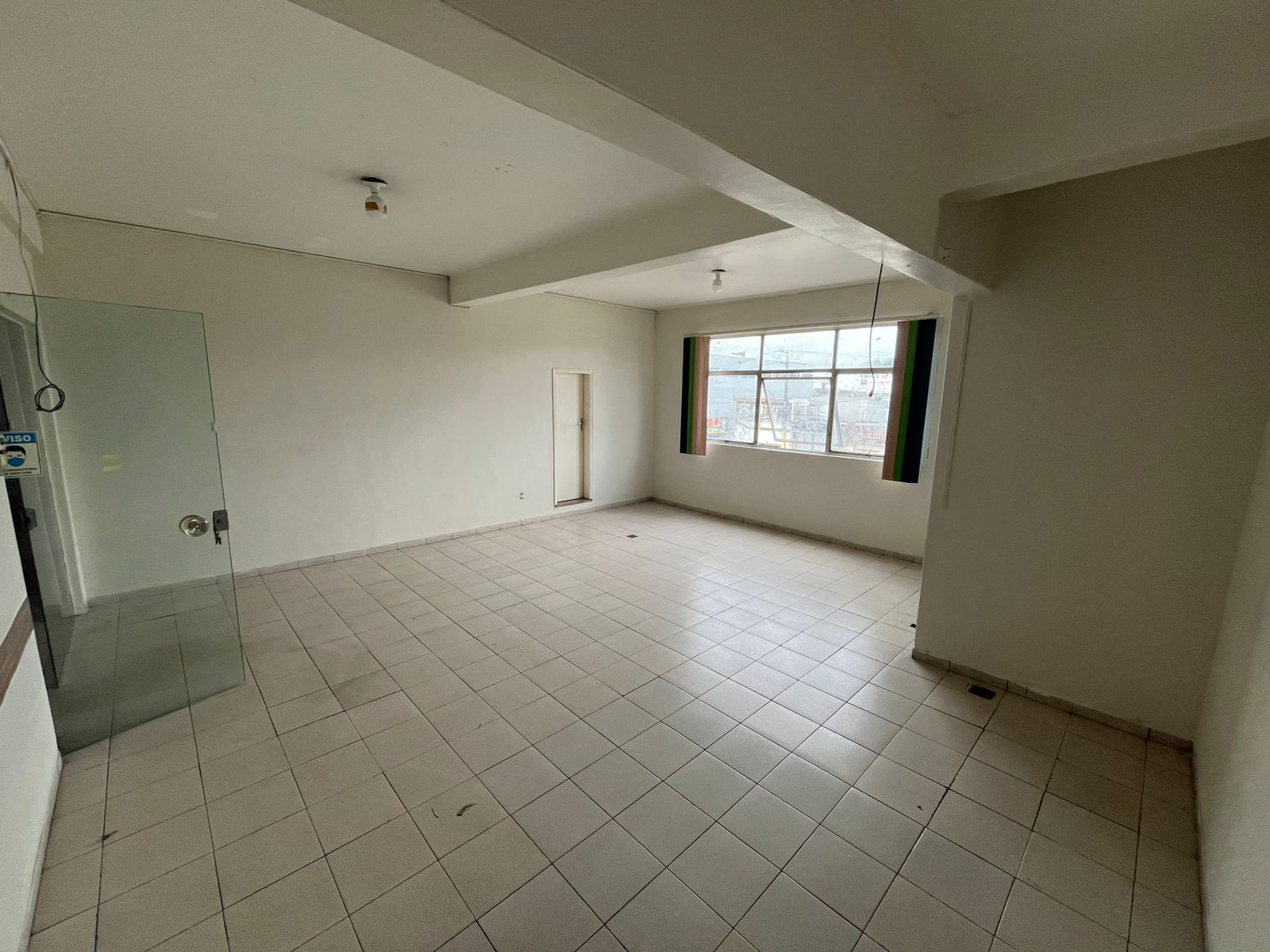 Aluguel de Salas Comerciais - Av. Boulevard - próximo à Av. Djalma Batista 