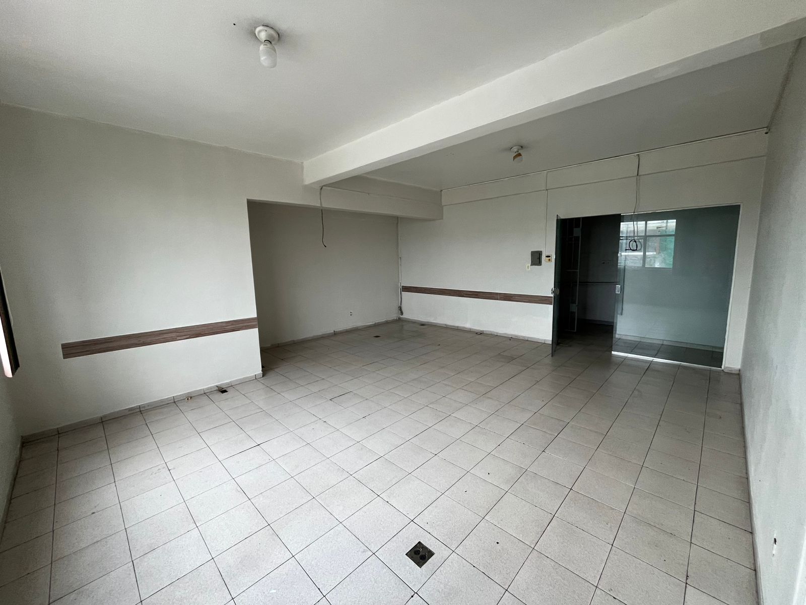 Aluguel de Salas Comerciais - Av. Boulevard - próximo à Av. Djalma Batista 