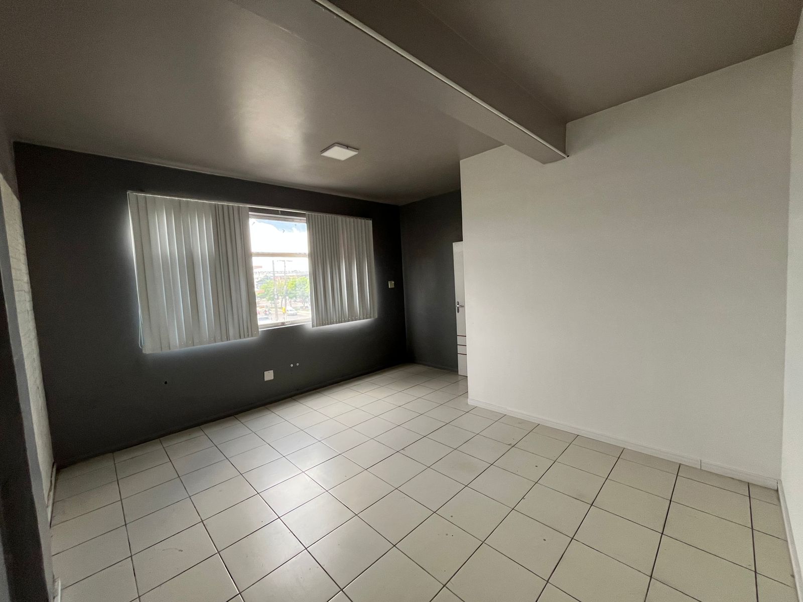 Aluguel de Salas Comerciais - Av. Boulevard - próximo à Av. Djalma Batista 