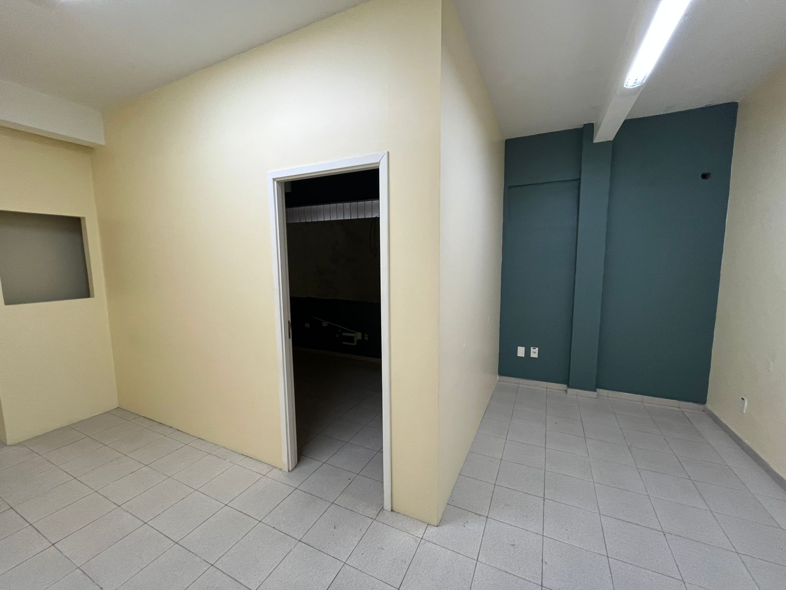Aluguel de Salas Comerciais - Av. Boulevard - próximo à Av. Djalma Batista 