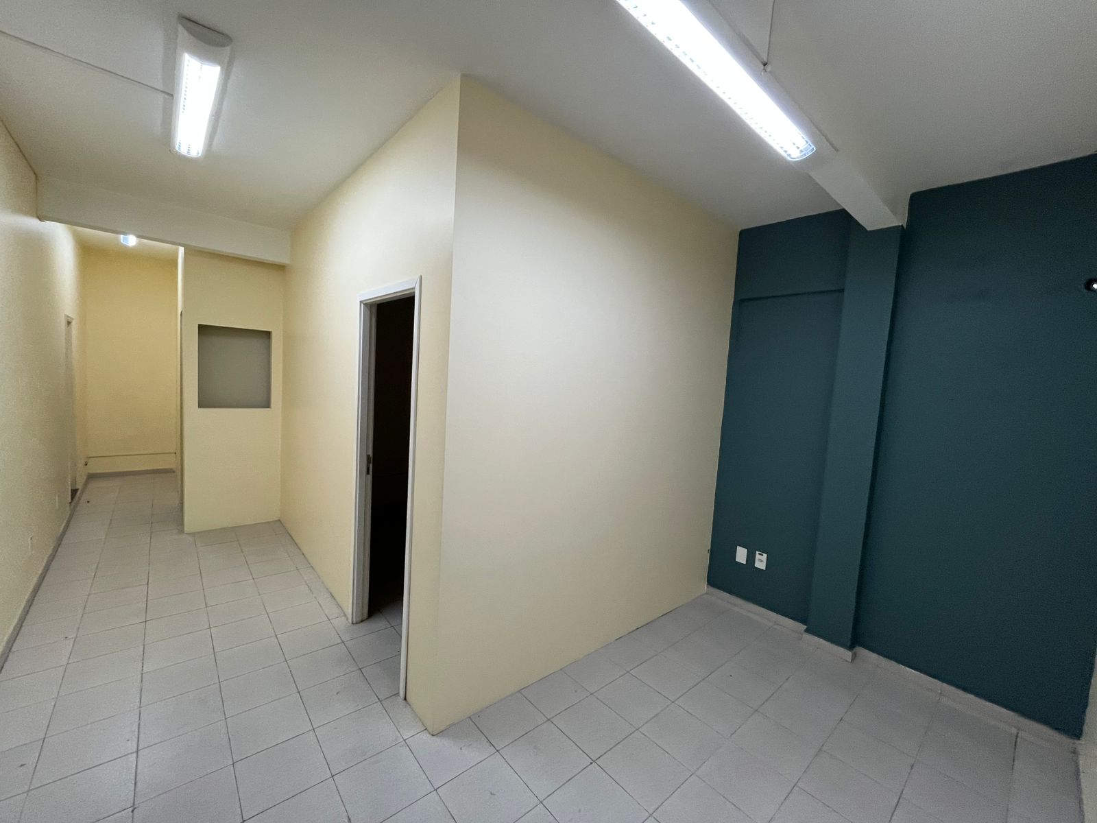 Aluguel de Salas Comerciais - Av. Boulevard - próximo à Av. Djalma Batista 