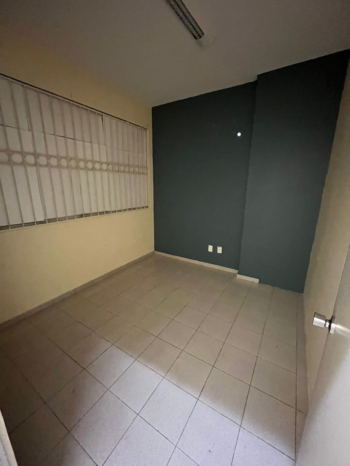 Aluguel de Salas Comerciais - Av. Boulevard - próximo à Av. Djalma Batista 