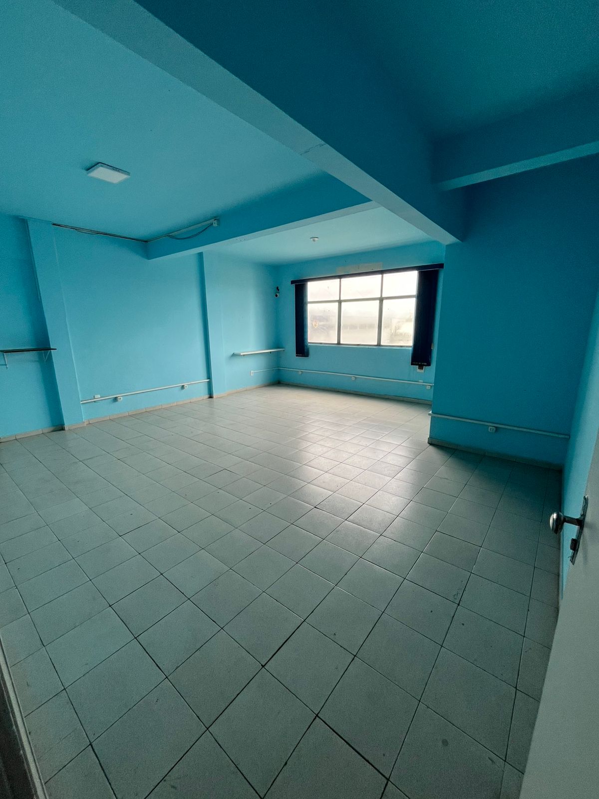 Aluguel de Salas Comerciais - Av. Boulevard - próximo à Av. Djalma Batista 