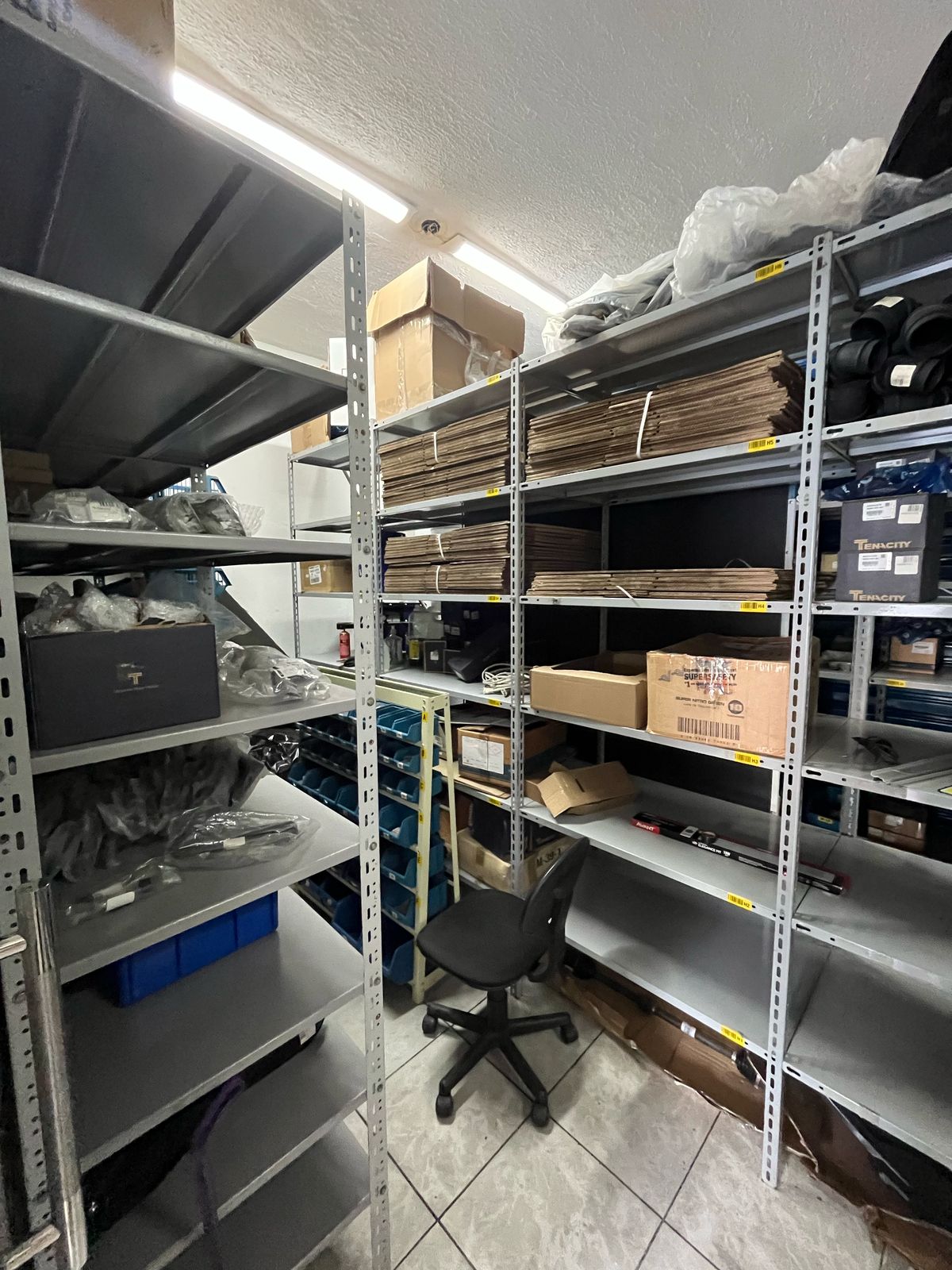 Alugo Ponto Comercial/Sala Comercial Térreo - P. 10