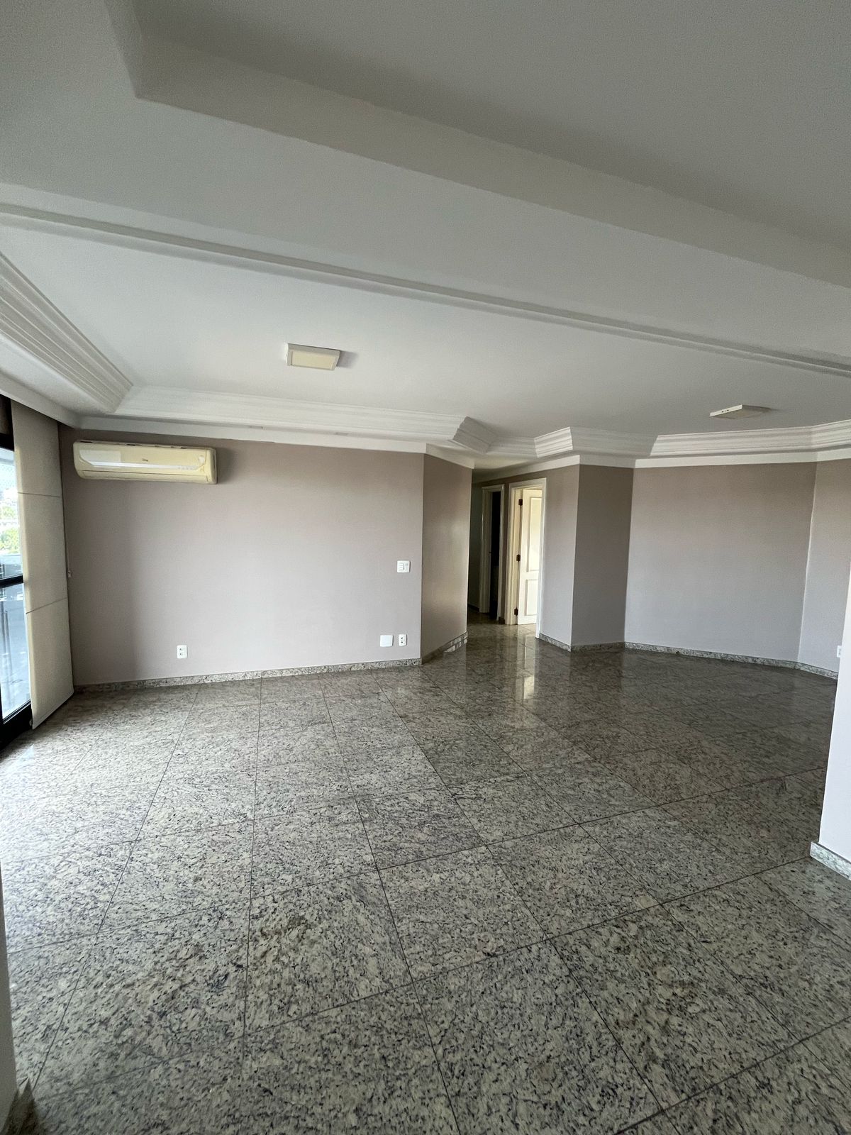 Vendo apartamento Adrianópolis - perto Manauara