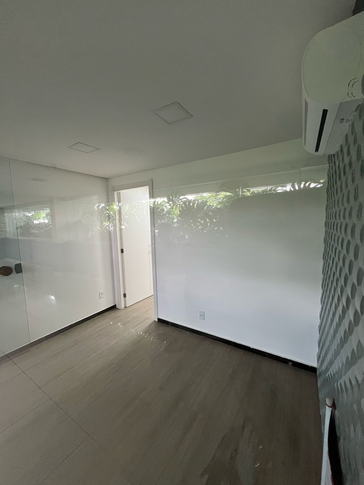 Vendo Loja Térrea / Sala Comercial - Vieiralves