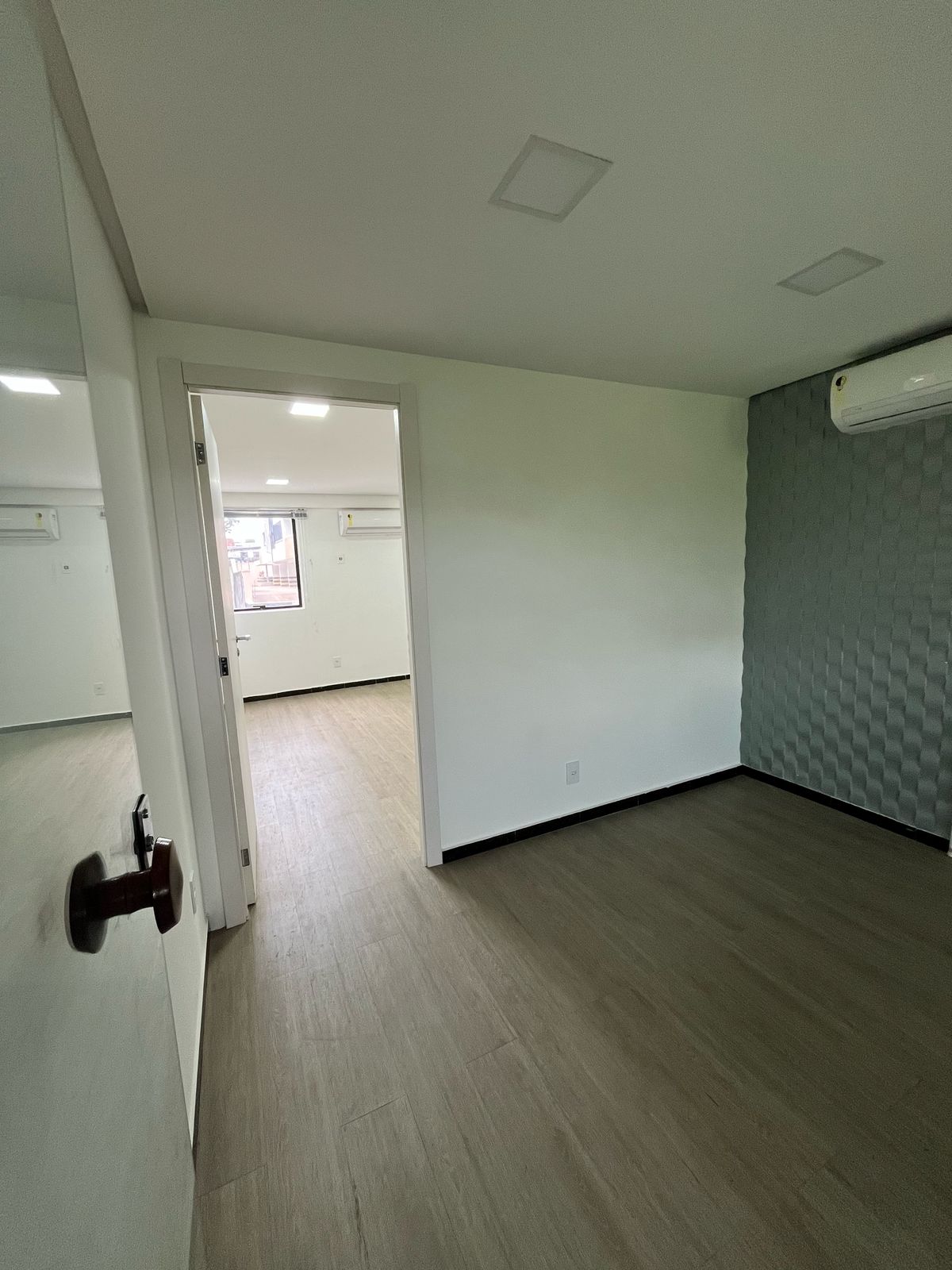 Vendo Loja Térrea / Sala Comercial - Vieiralves